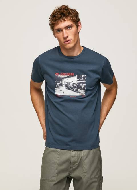 muskarci_jarman_majica_s_printom_fotografija_pepe_jeans_jz8h954.jpg muškarci jarman majica s printom fotografija Pepe Jeans JZ8H954 - Slika 1