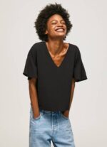 žene crno krep top s volanima na rukavima Pepe Jeans JZ8H365