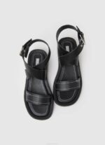 žene crno ljetne logy sandale na klin Pepe Jeans JZ8H652 - Slika 2