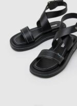 žene crno ljetne logy sandale na klin Pepe Jeans JZ8H652 - Slika 3