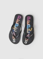 žene crno rake slova japanke za plažu Pepe Jeans JZ8H697 - Slika 2