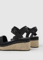 žene crno sandale na klin marke Witney Pepe Jeans JZ8H643 - Slika 4