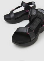 žene crno venus ace trek sandale Pepe Jeans JZ8H687 - Slika 3