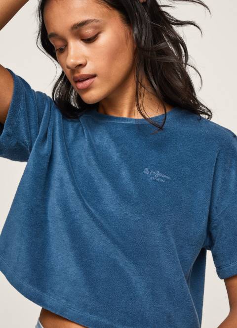 zene_jarman_skracena_majica_od_barsuna_pepe_jeans_jz8h461.jpg žene jarman skraćena majica od baršuna Pepe Jeans JZ8H461 - Slika 1