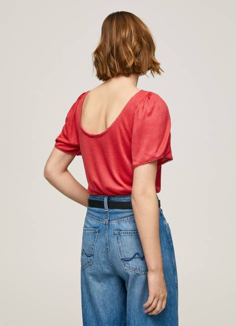 žene studio crvena majica s mramoriranim ovratnikom Pepe Jeans JZ8H435 - Slika 4