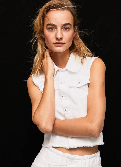 zene_traper_traper_prsluk_s_izvezenim_cvjetovima_pepe_jeans_jz8h130.jpg žene traper traper prsluk s izvezenim cvjetovima Pepe Jeans JZ8H130 - Slika 1